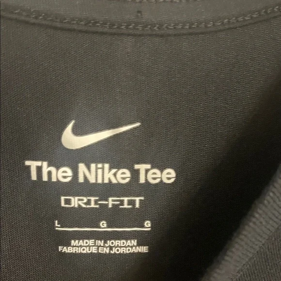 Nike Men's Drifit Black T-Shirt - Picture 2 of 2